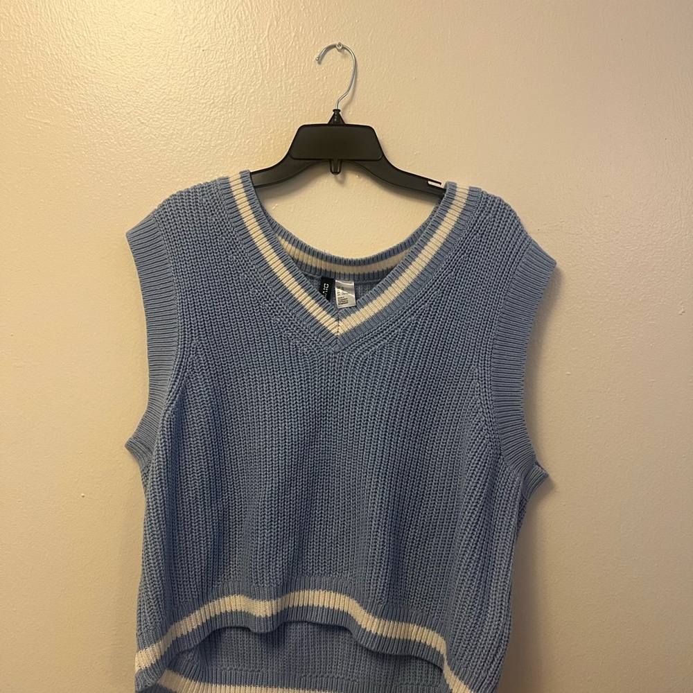 Blue and White Knit Sleeveless Sweater